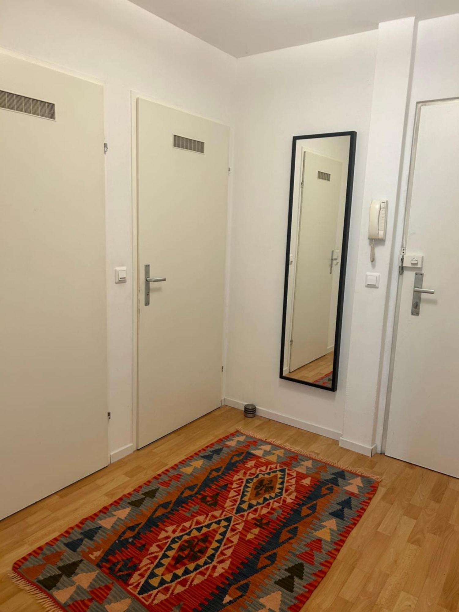Apartment Mit Logia Und Kleinen Garten In Zentraler Lage 2 Wina Bagian luar foto